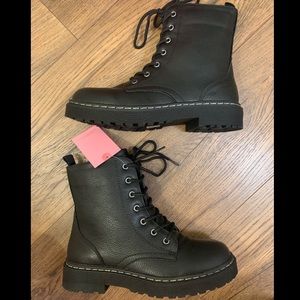 NWT Sincerely Jules Combat Boots